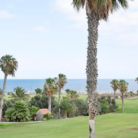 Amarilla Golf דירה